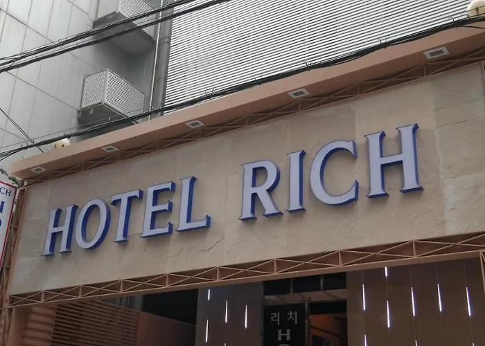 Rich Hotel